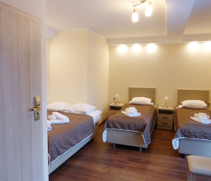 7 - Pokój czteroosobowy z tarasem