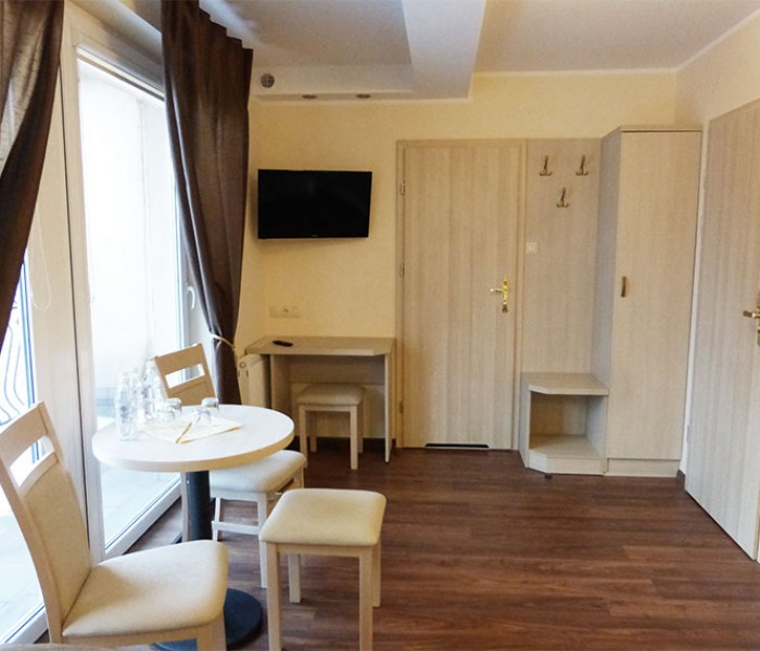 2 - Pokój czteroosobowy z tarasem